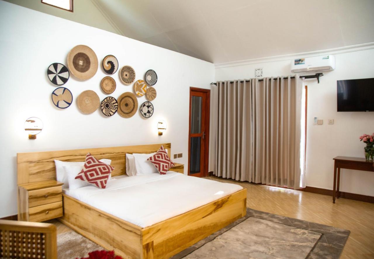 Shose Farmhouse Chalets & Campsite Moshi Luaran gambar