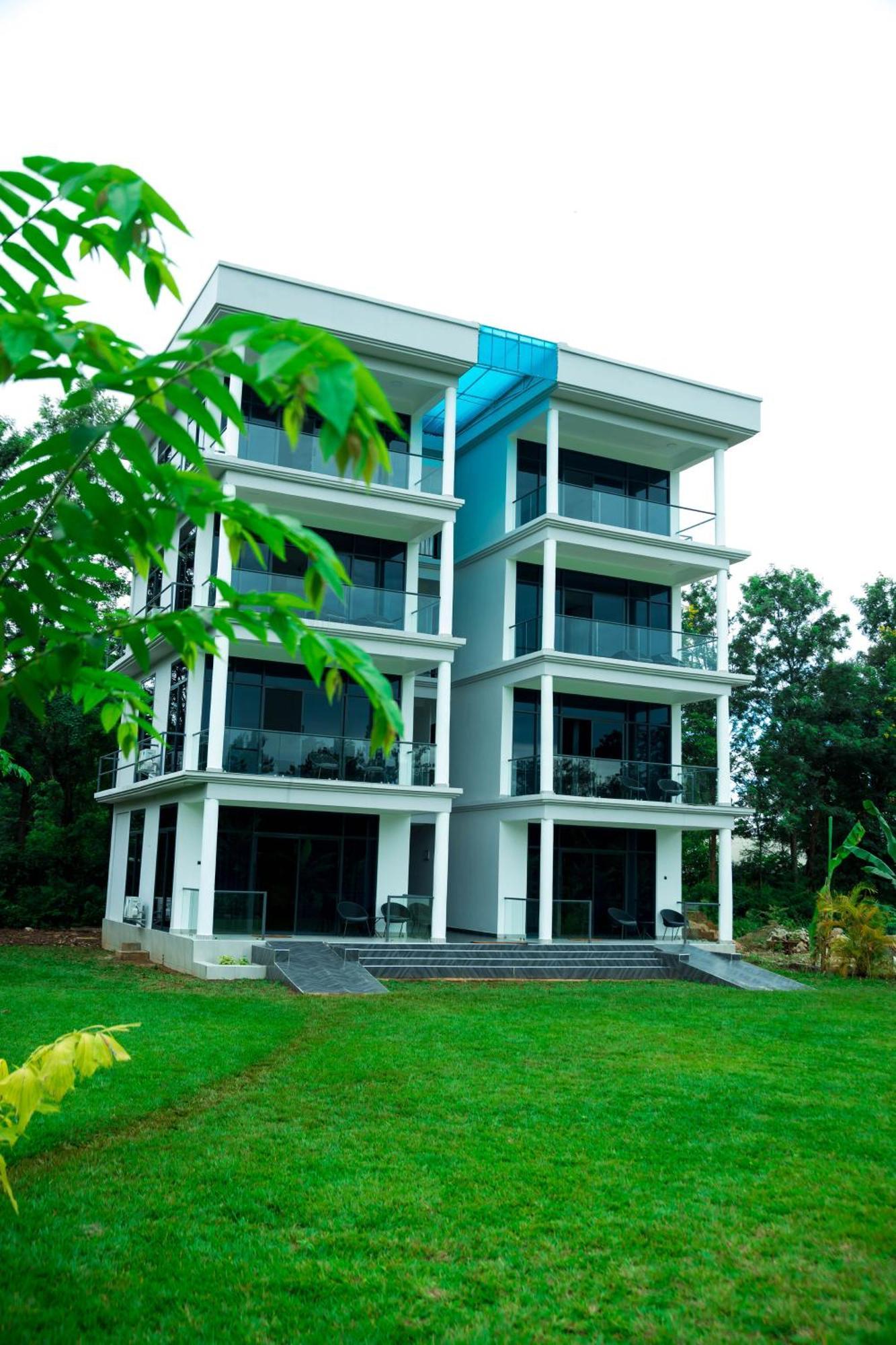 Shose Farmhouse Chalets & Campsite Moshi Luaran gambar