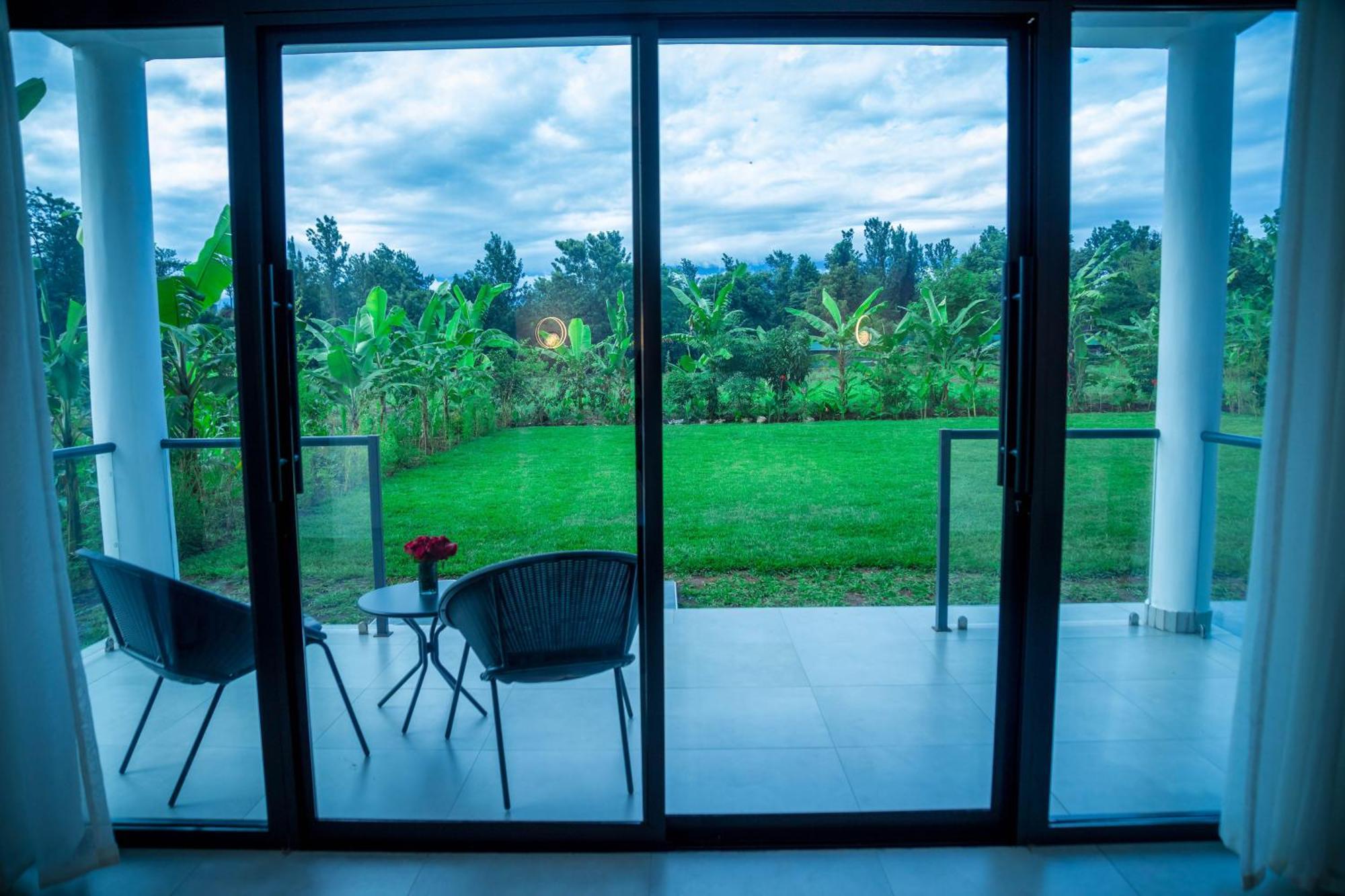 Shose Farmhouse Chalets & Campsite Moshi Luaran gambar