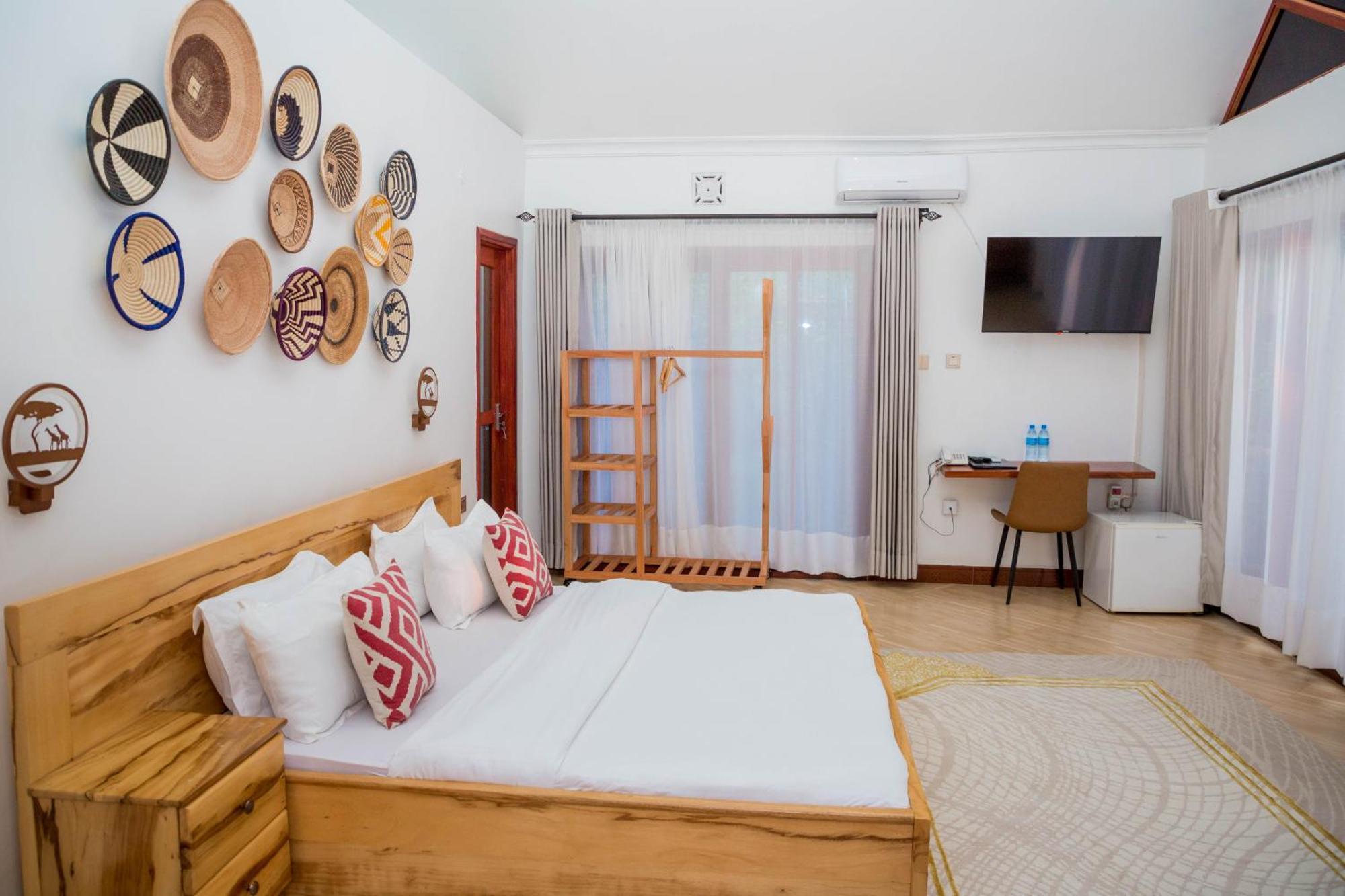Shose Farmhouse Chalets & Campsite Moshi Luaran gambar