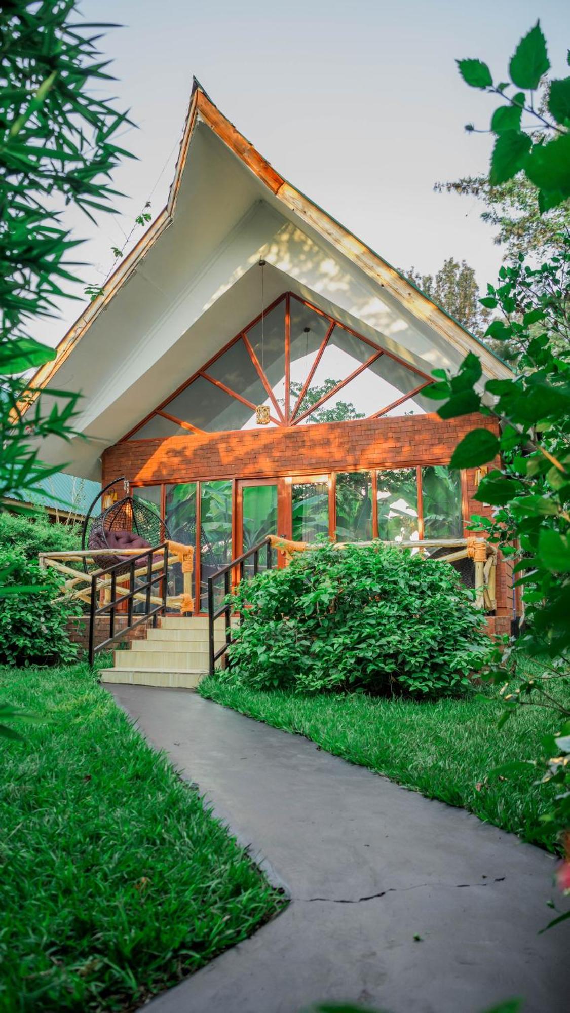 Shose Farmhouse Chalets & Campsite Moshi Luaran gambar